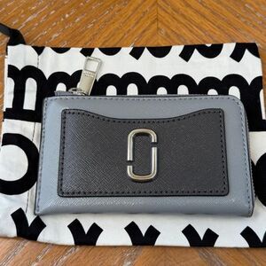Marc Jacobs Utility Snapshot Top Zip Grey Leather Keychain Wallet